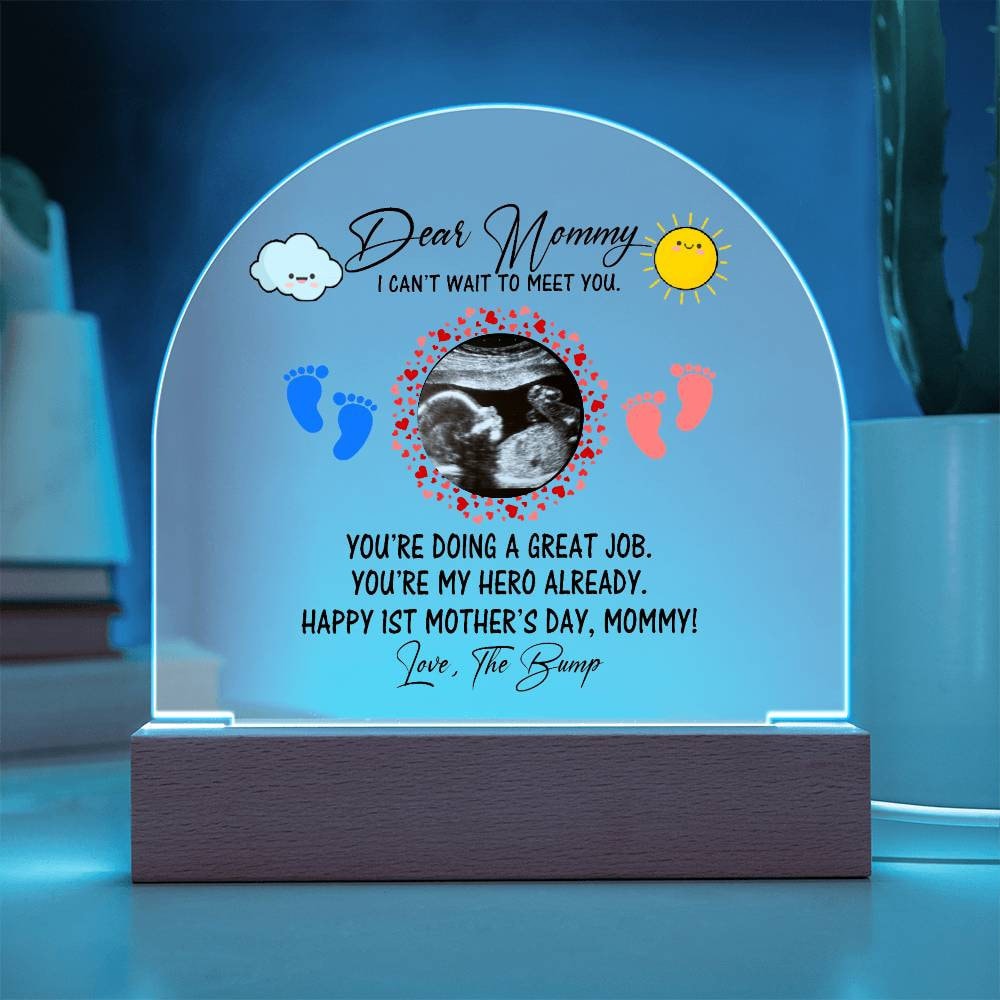 A table with a sign that says don't worry you're going to be a great mom - Personalized Acrylic Plaque For Expecting New Mom by Golden Value SG.